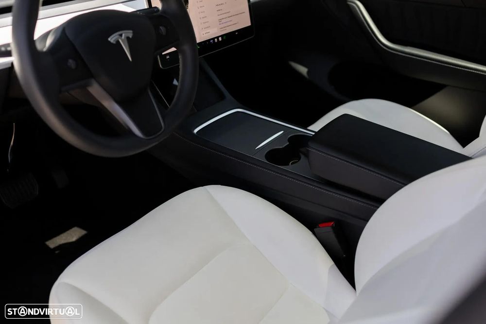 Tesla Model Y Standard - 16