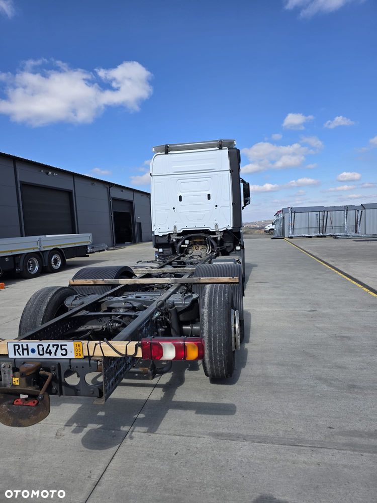 Mercedes-Benz ACTROS - 10