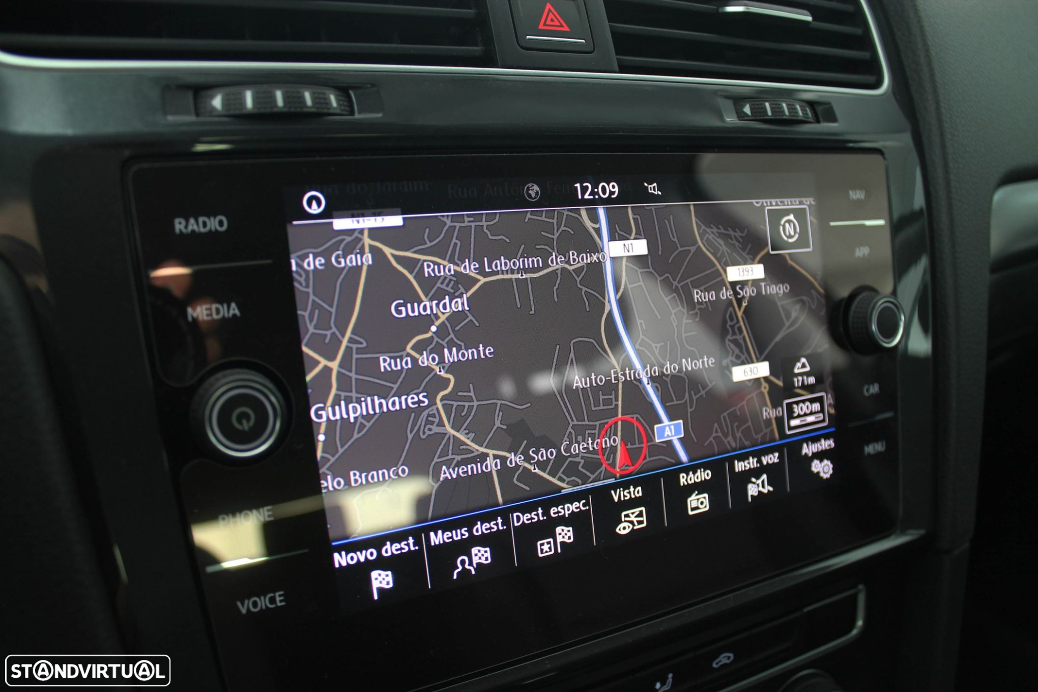 VW Golf Variant 1.6 TDi Confortline DSG - 14