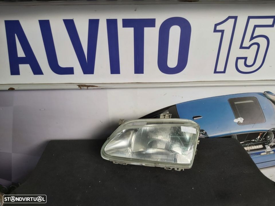 Farol Esquerdo Renault Scenic/Megane 1996 - 1