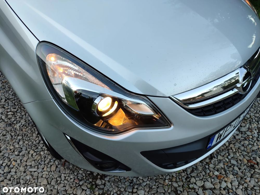 Opel Corsa 1.4 16V Cosmo - 22