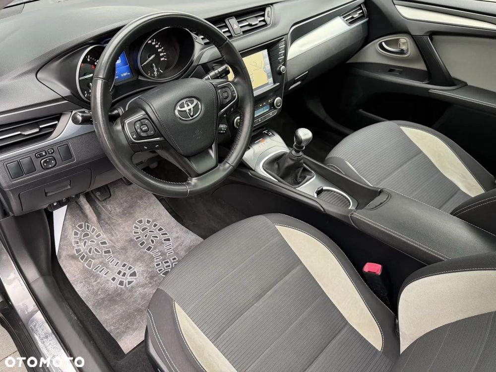 Toyota Avensis Touring Sports 1.8 Business Edition - 26
