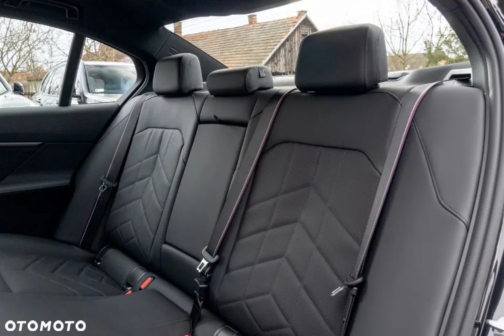 BMW Seria 5 520i mHEV M Sport - 26