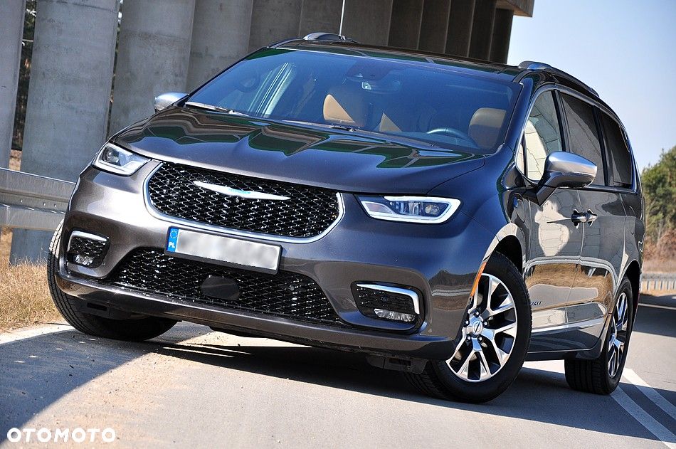 Chrysler Pacifica - 1