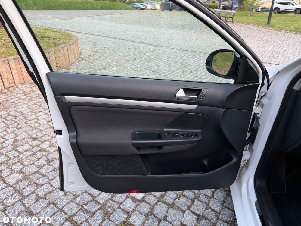Volkswagen Golf 1.6 TDI DPF MATCH - 12