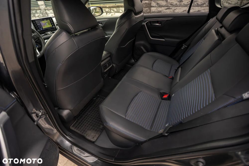 Toyota RAV4 2.5 Hybrid Black Edition by JBL 4x4 - 33