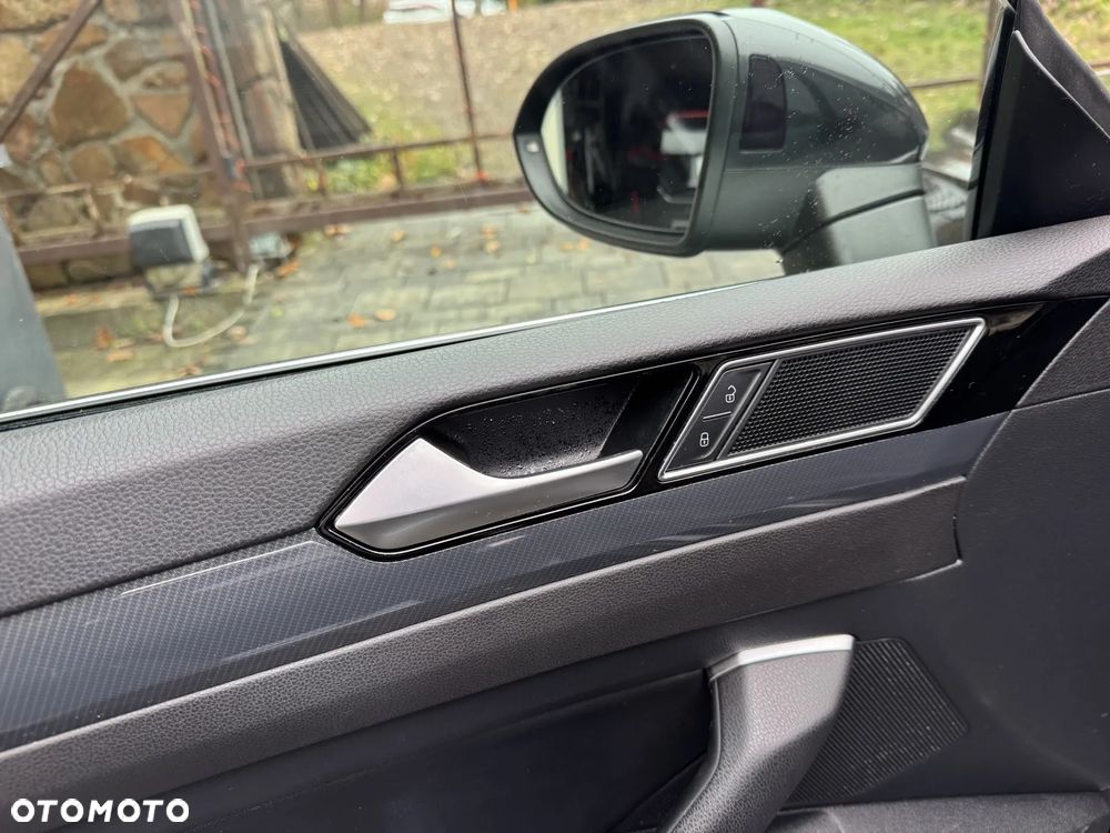 Volkswagen Arteon 2.0 TDI SCR R-Line DSG - 31