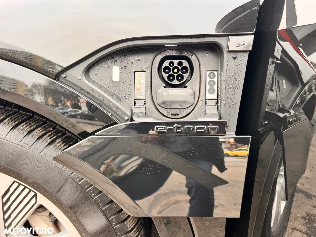 Audi Q8 - 32