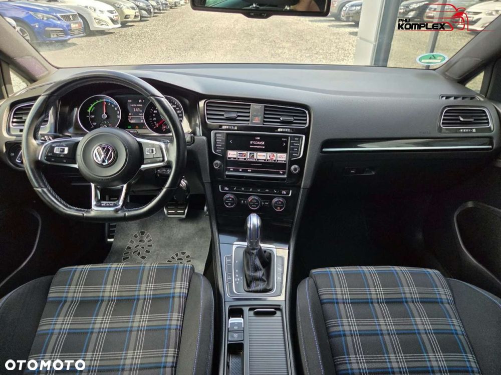Volkswagen Golf - 14