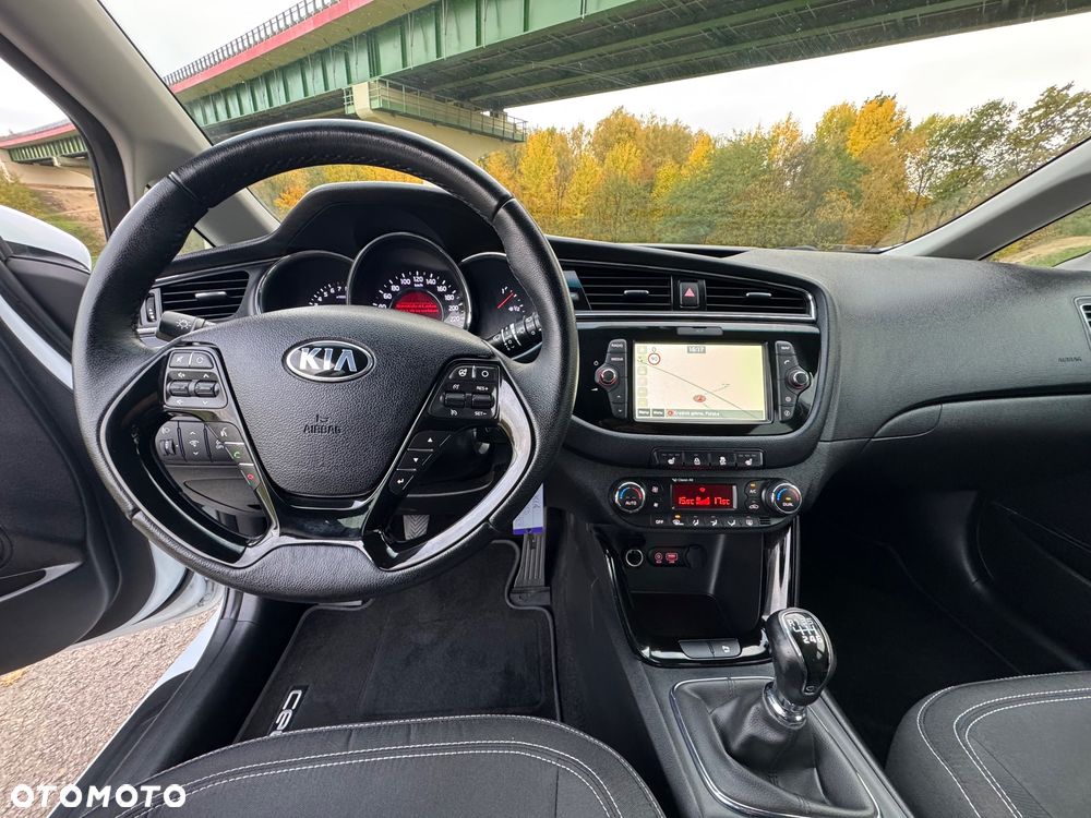 Kia Ceed 1.6 GDI Platinum Edition - 31