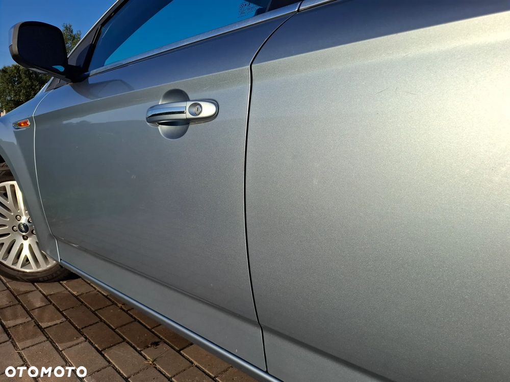 Ford Mondeo 1.8 TDCi Ghia - 23