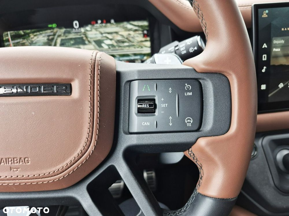 Land Rover Defender 110 P635 OCTA - 32