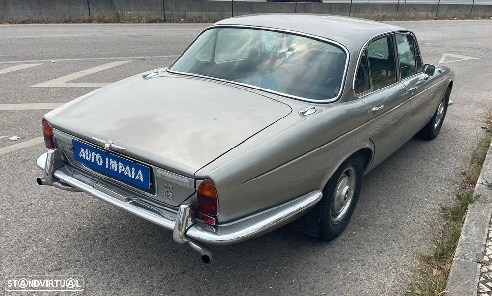 Jaguar XJ - 4