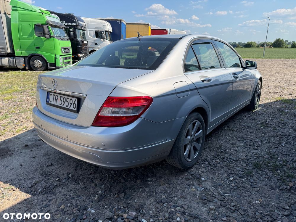 Mercedes-Benz Klasa C 180 BlueEFFICIENCY 7G-TRONIC Elegance - 4