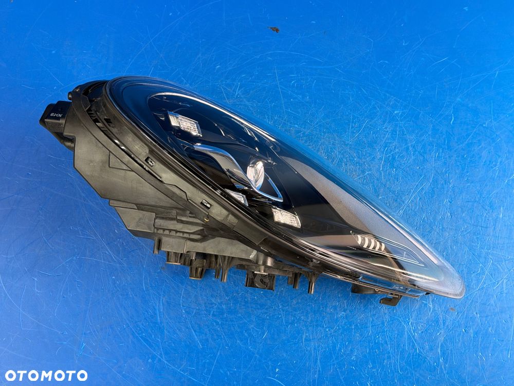 PRAWY FULL LED PORSCHE PANAMERA 971 EUROPA BDB - 5