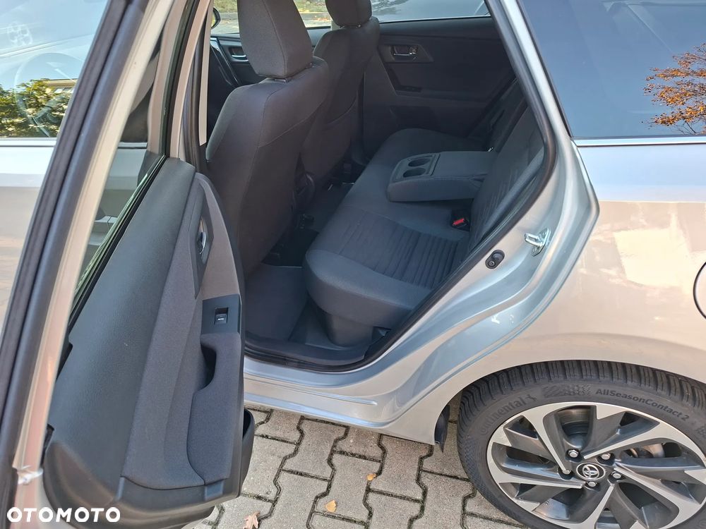 Toyota Auris - 10