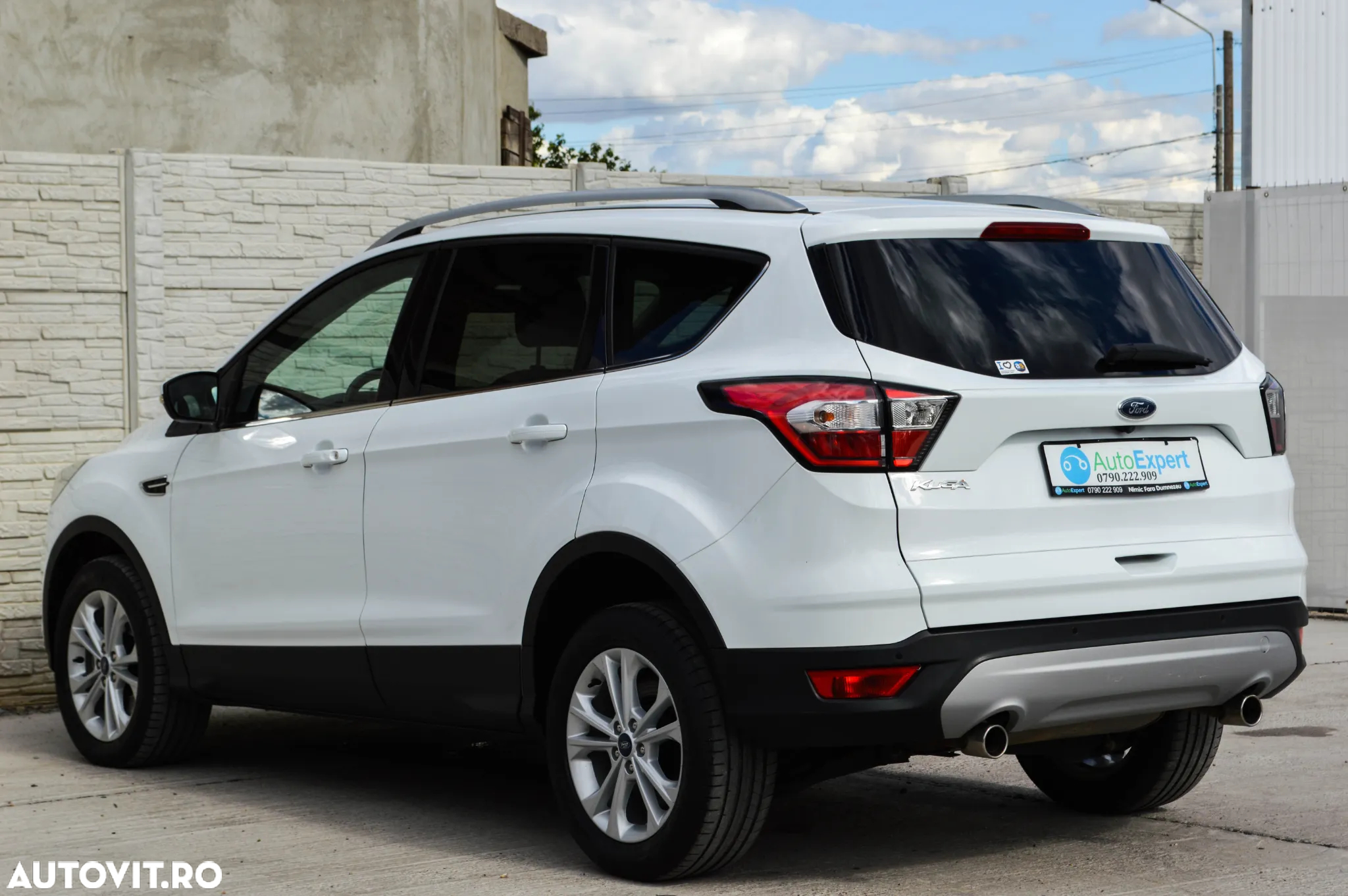 Ford Kuga 2.0 EcoBlue Aut. 4x4 TITANIUM - 14
