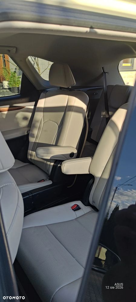 Lexus RX - 9