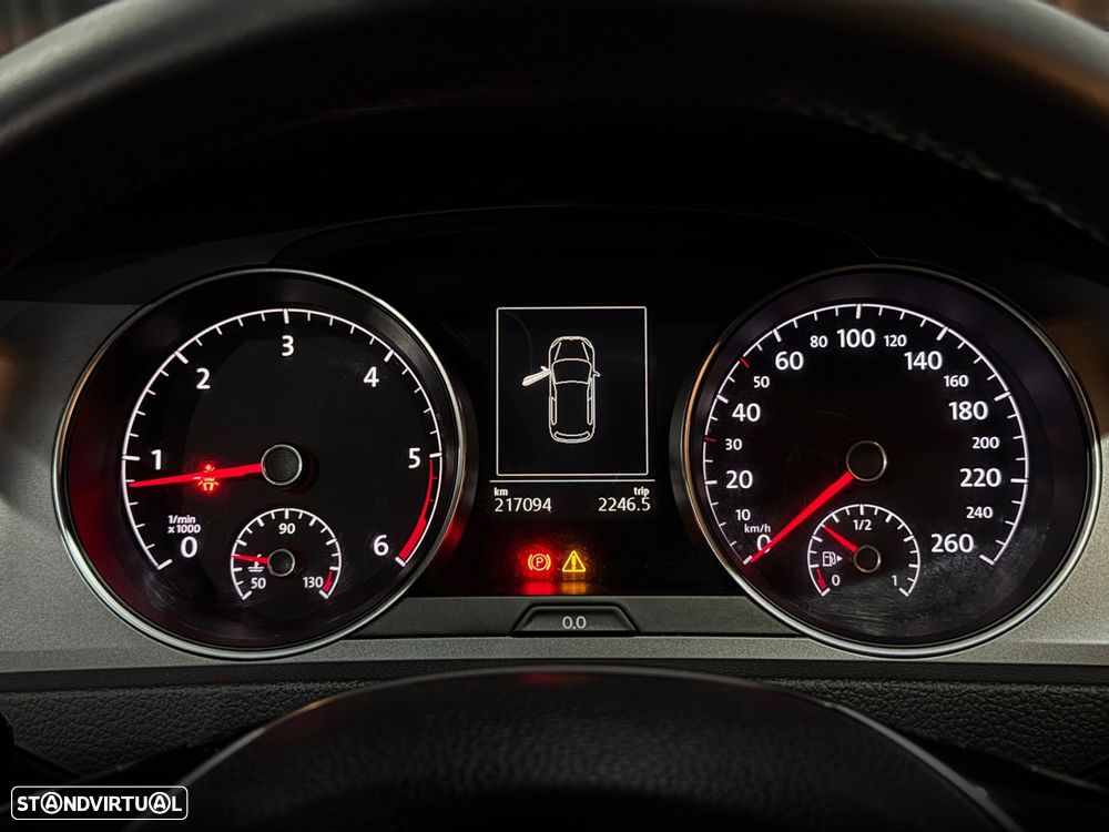 VW Golf 1.6 TDI Confortline - 16