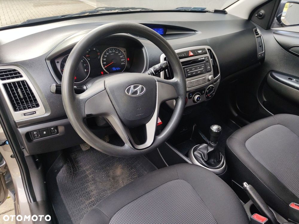 Hyundai i20 - 11