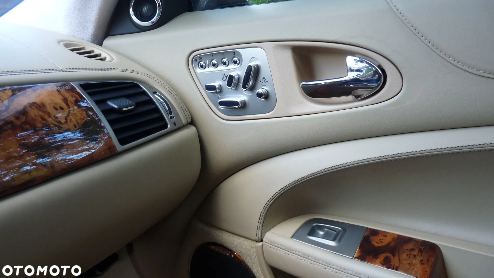 Jaguar XK 5.0 Coupe Portfolio - 30