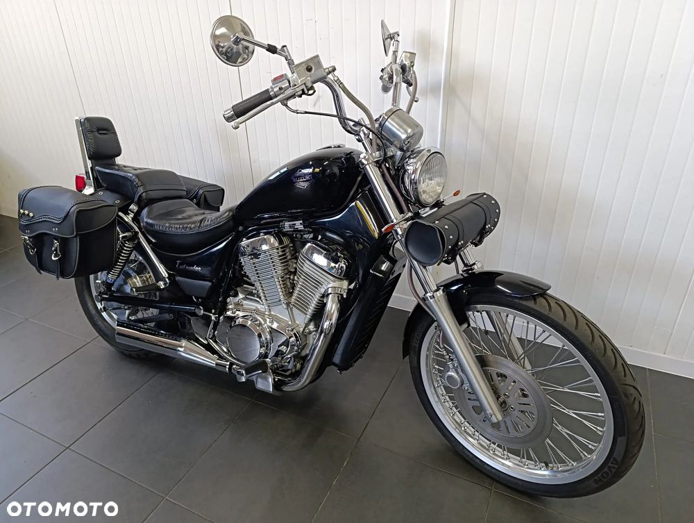 Suzuki Intruder - 14