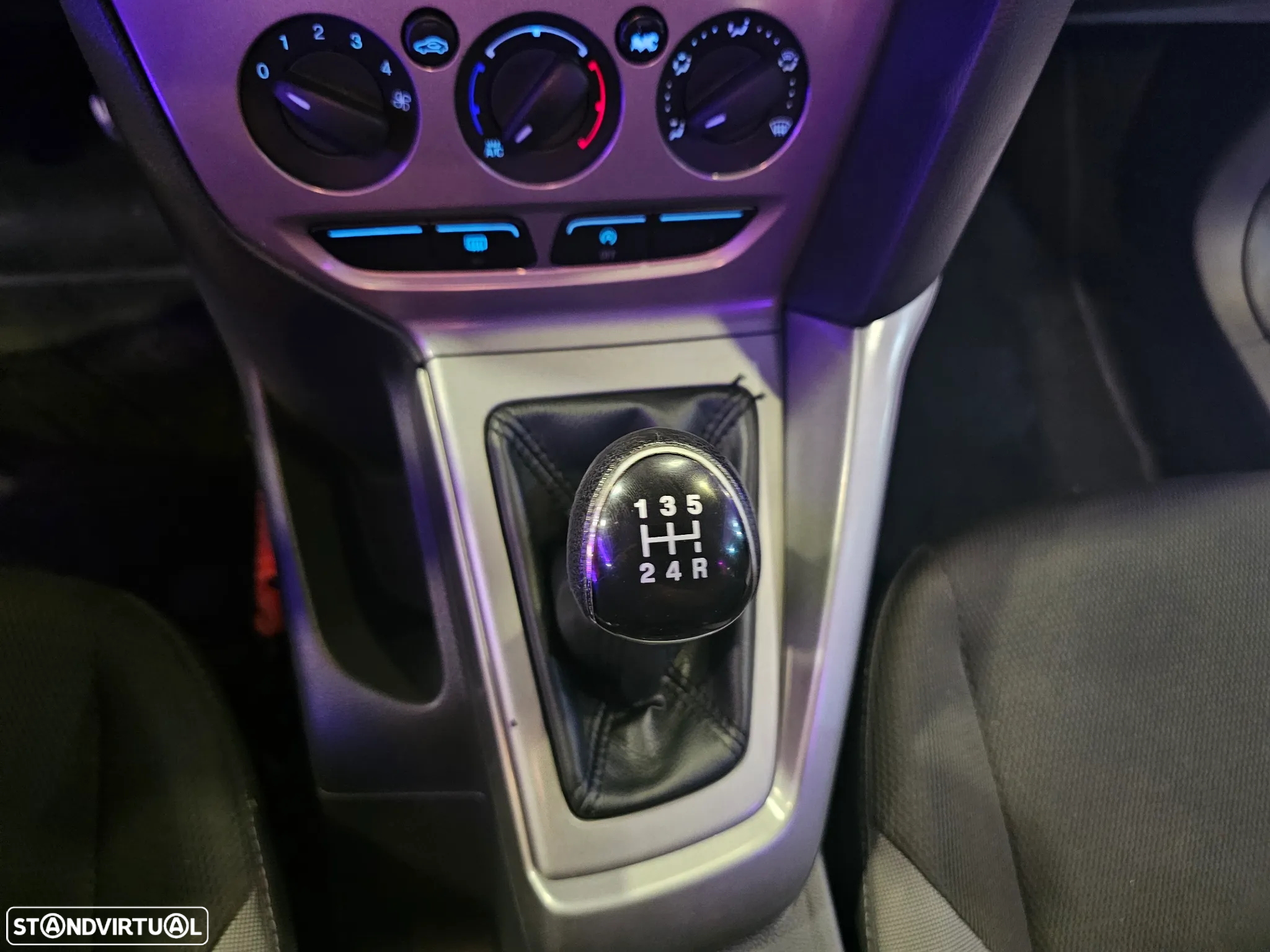 Ford Focus SW 1.0 EcoBoost Business - 11