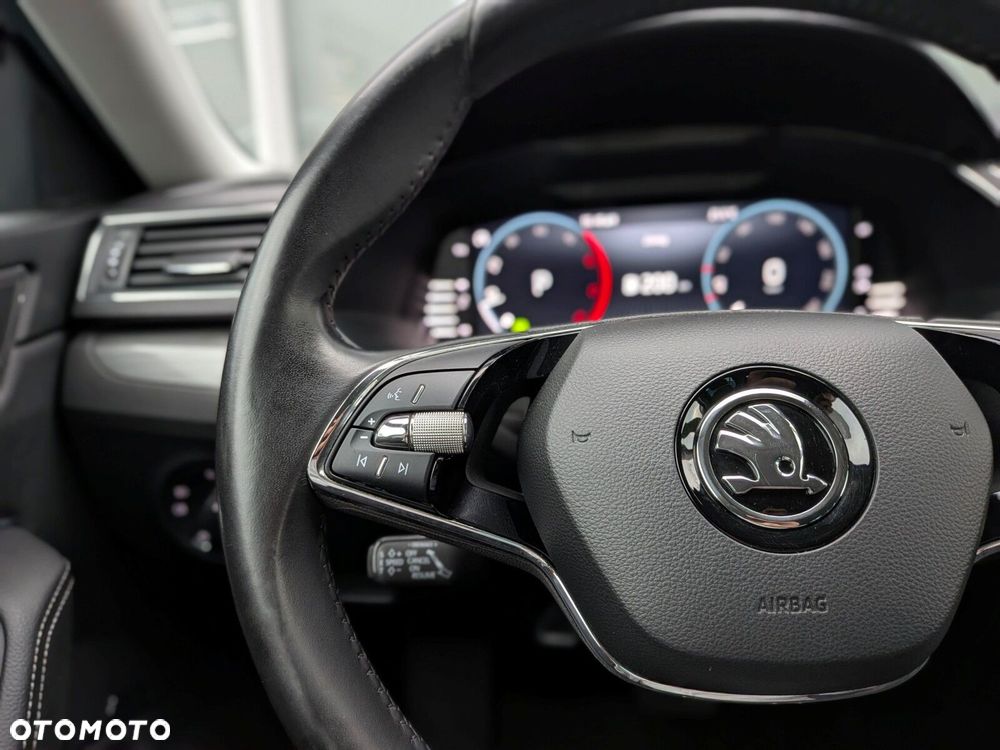 Skoda Superb 2.0 TDI SCR Style DSG - 24