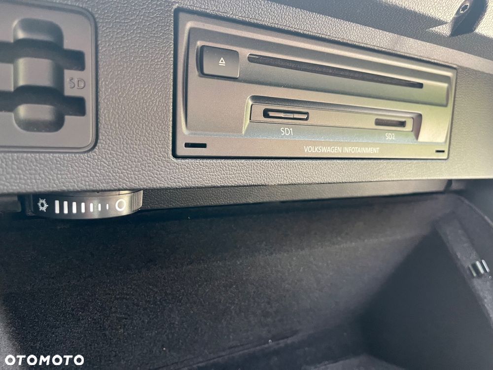 Volkswagen Passat - 26