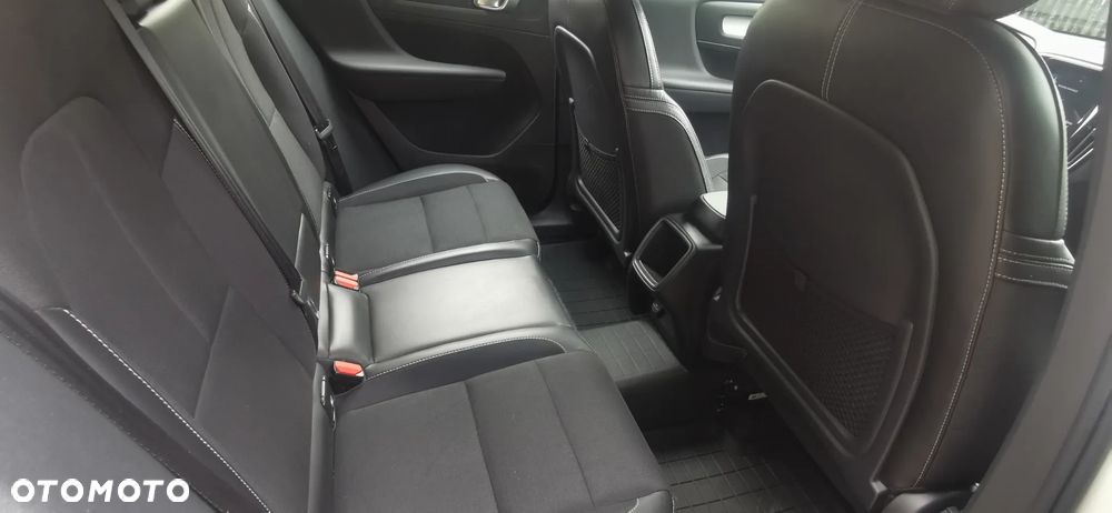 Volvo XC 40 D3 AWD Momentum - 20