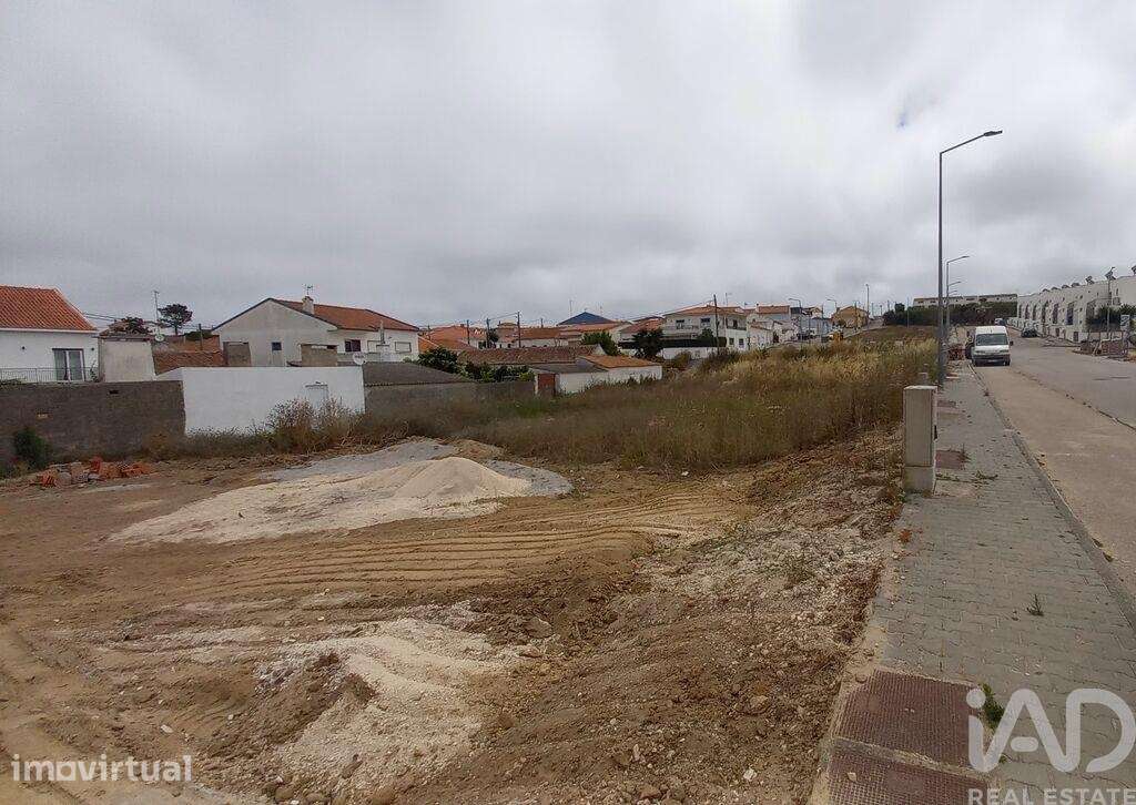 Terreno em Atouguia da Baleia de 158,00 m2