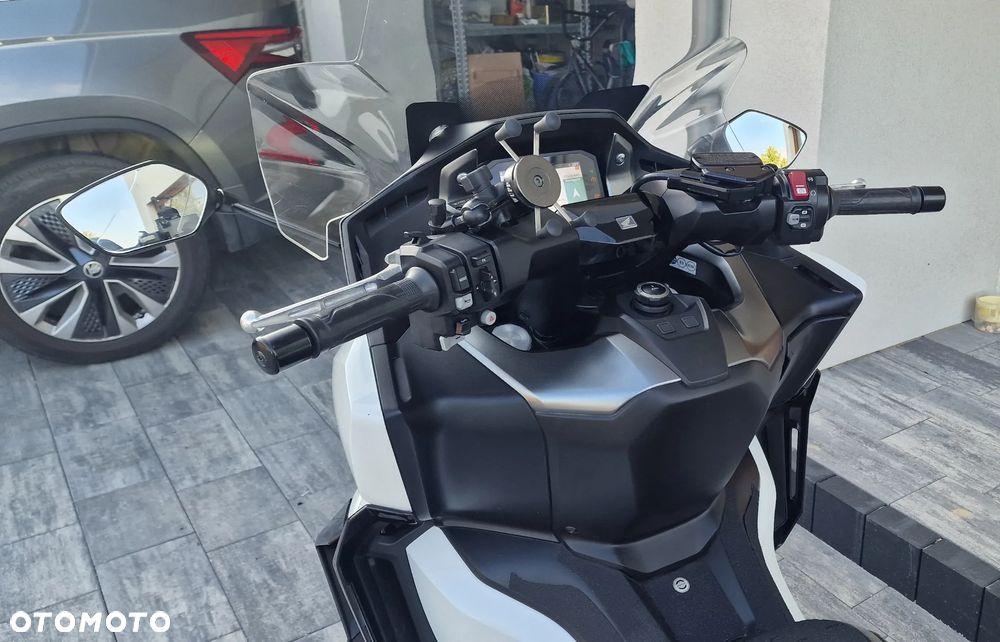 Honda NSS - 11