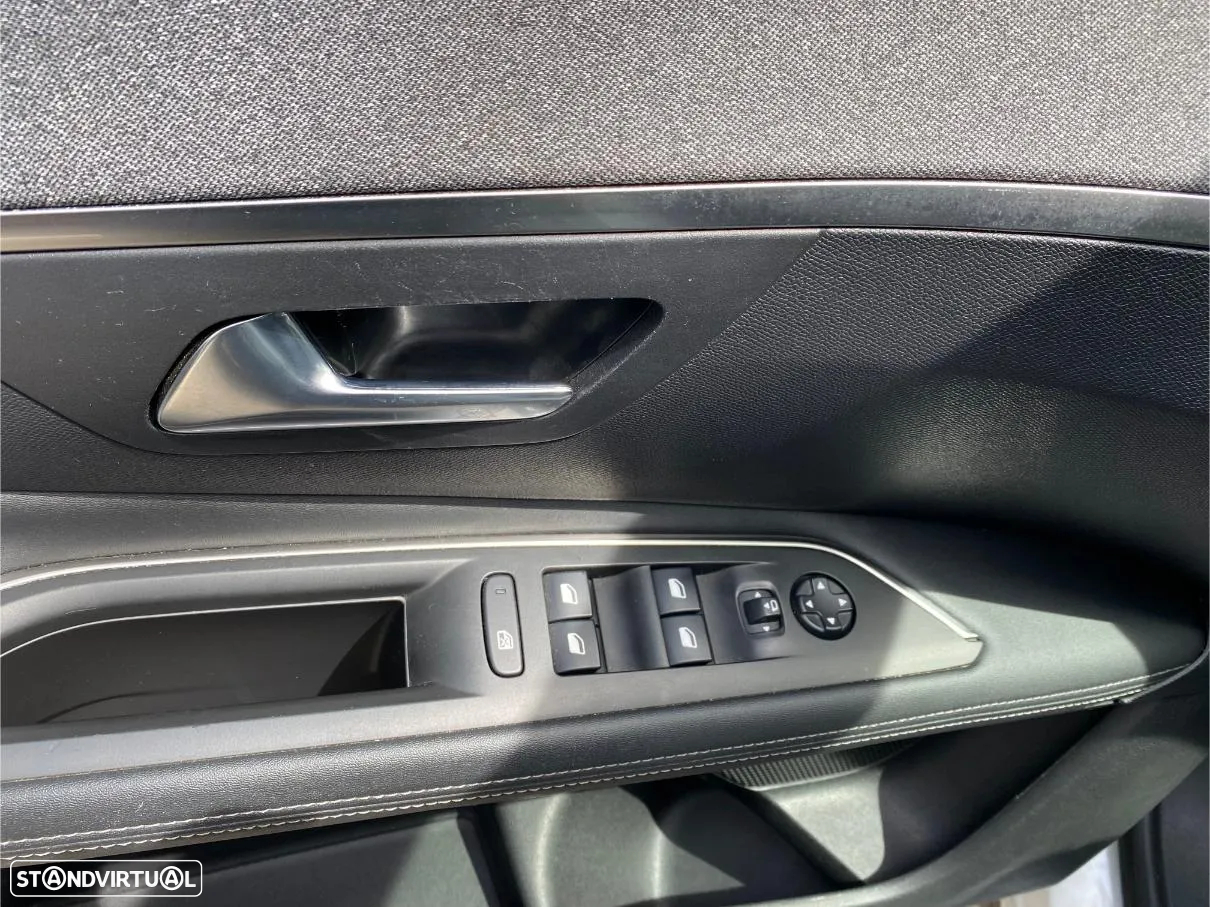 Peugeot 3008 BlueHDi 130 Stop & Start EAT8 Allure - 11