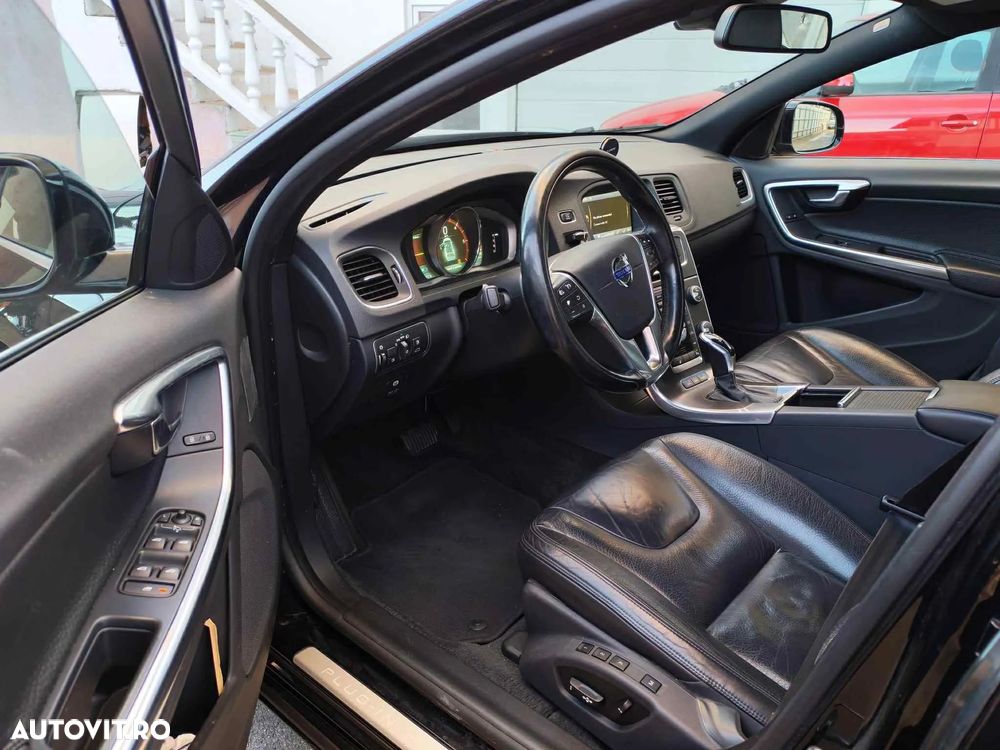 Volvo V60 D6 Plug-In-Hybrid AWD Geartronic Momentum - 5