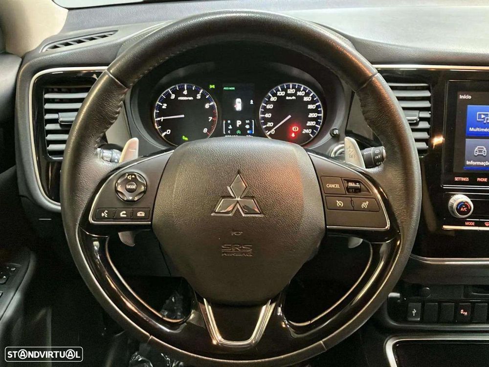 Mitsubishi Outlander - 11