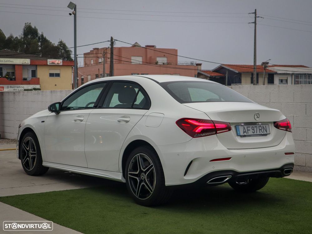 Mercedes-Benz A 250 e AMG Line - 11