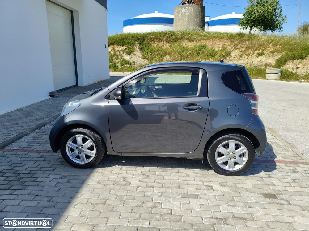 Toyota iQ 1.4 D-4D + - 24