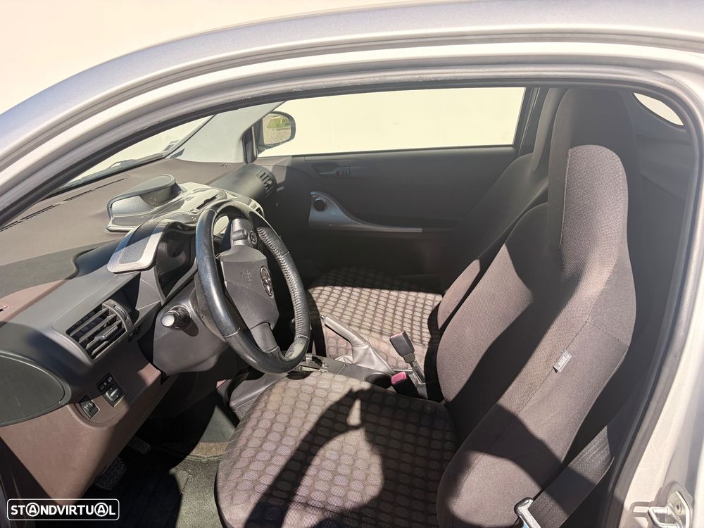 Toyota iQ 1.0 Multidrive + - 16