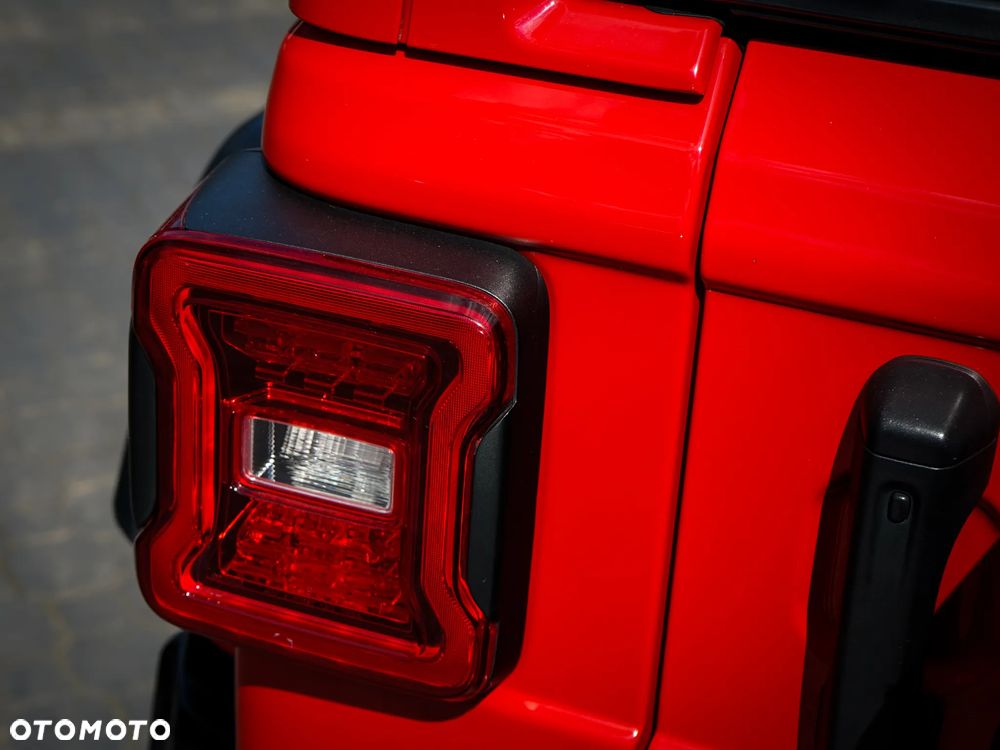 Jeep Wrangler - 12