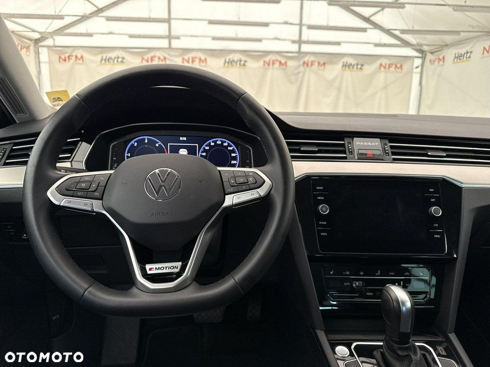 Volkswagen Passat - 15