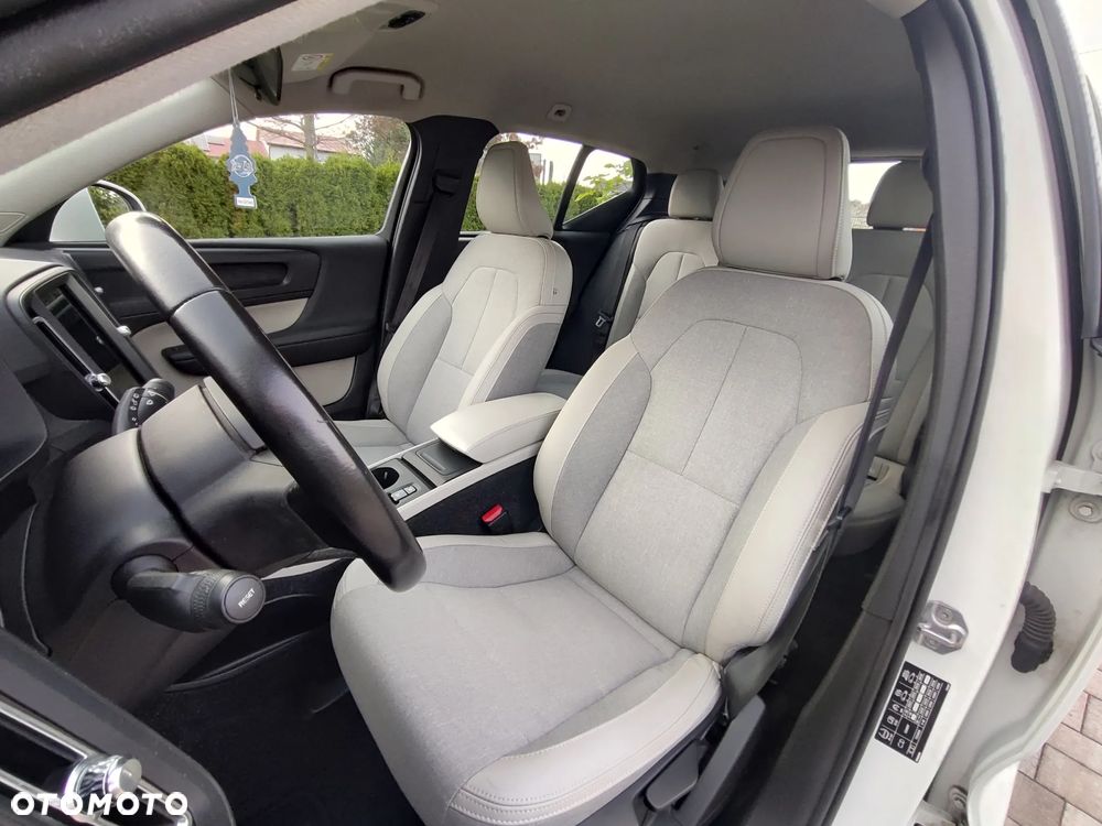Volvo XC 40 T3 Momentum - 19