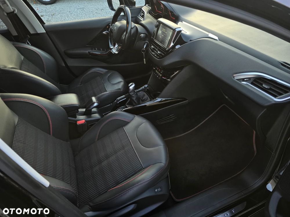 Peugeot 2008 1.2 Pure Tech Allure S&S - 19