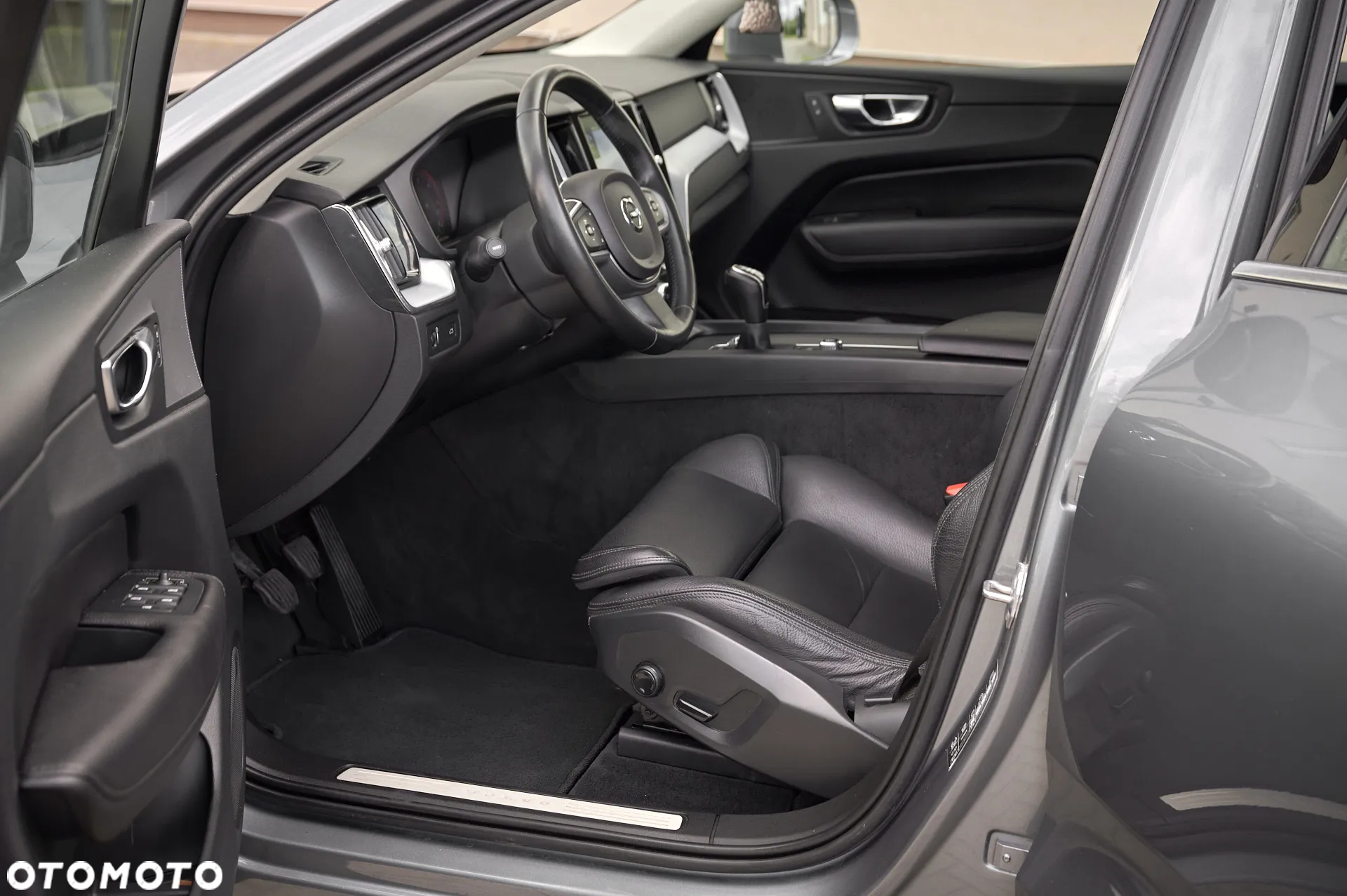 Volvo XC 60 D3 Momentum Pro - 6