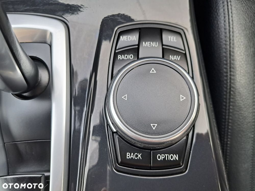 BMW Seria 5 525d xDrive Sport-Aut Modern Line - 26
