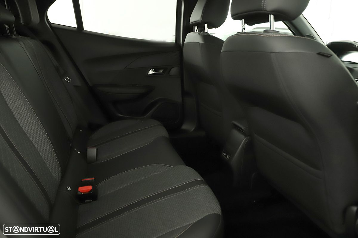 Peugeot 2008 1.2 PureTech Allure - 23