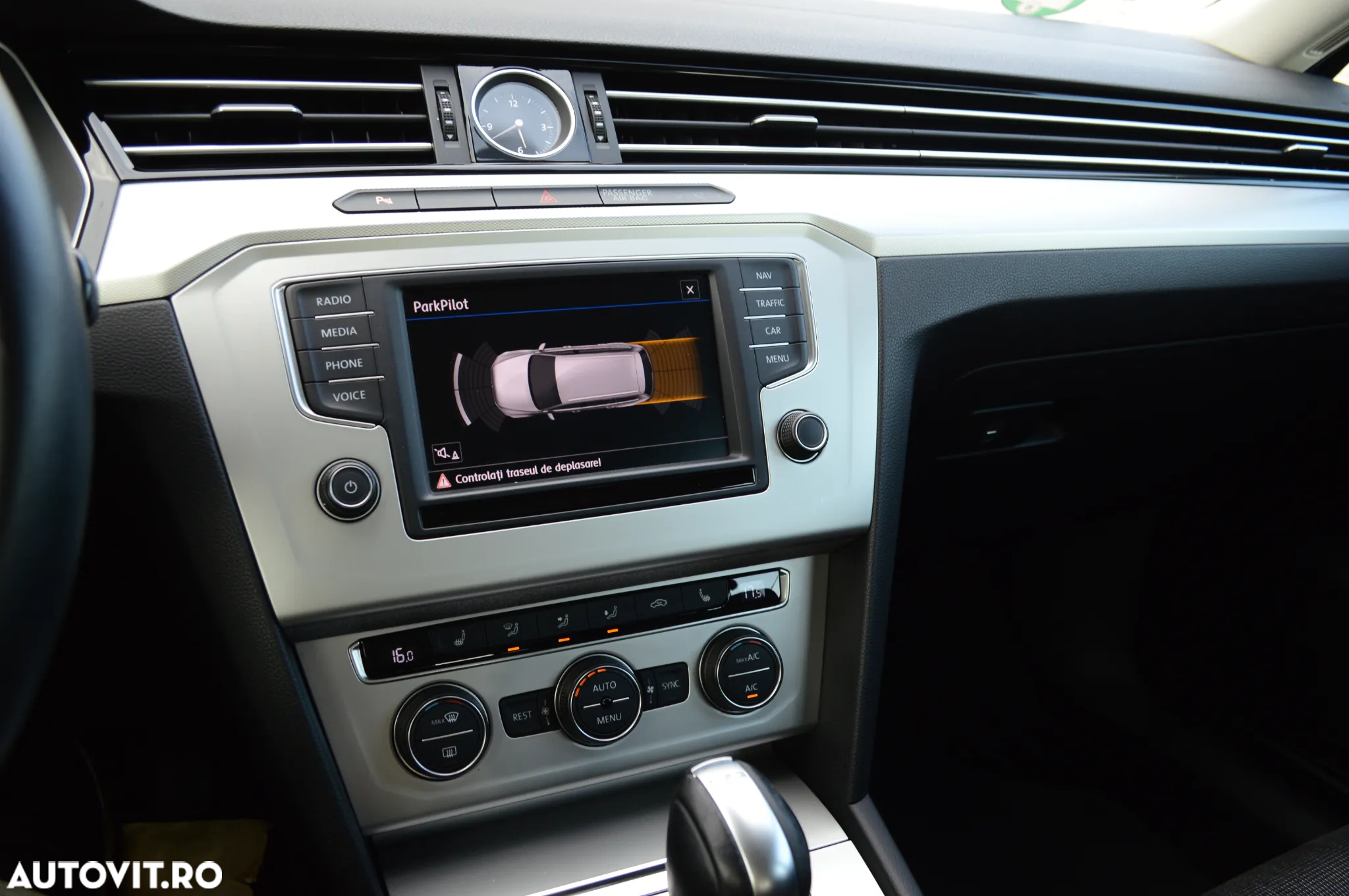 Volkswagen Passat Variant 2.0 TDI DSG Comfortline - 32