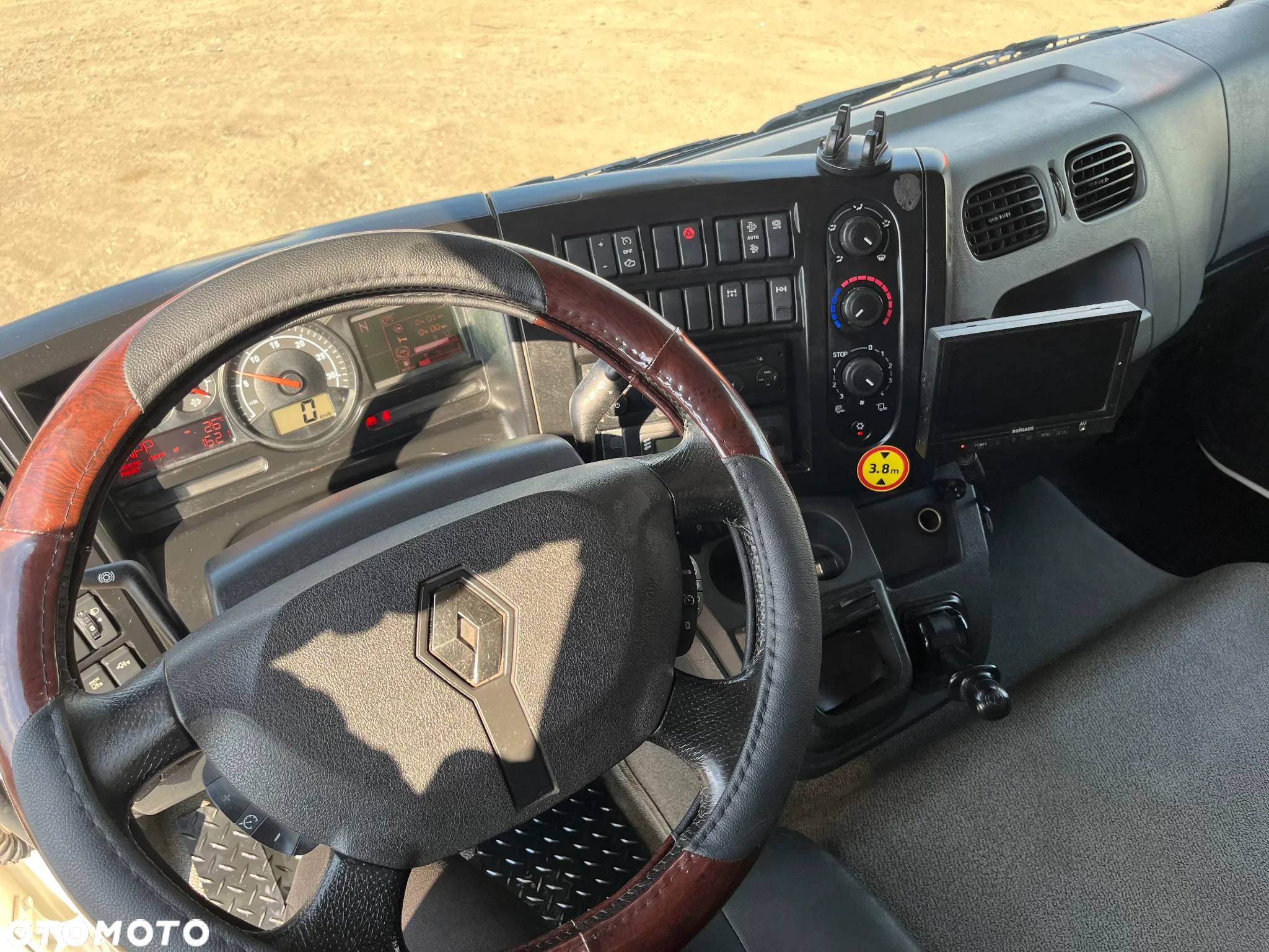 Renault - 29