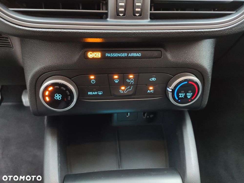 Ford Focus 1.0 EcoBoost Trend Edition - 32
