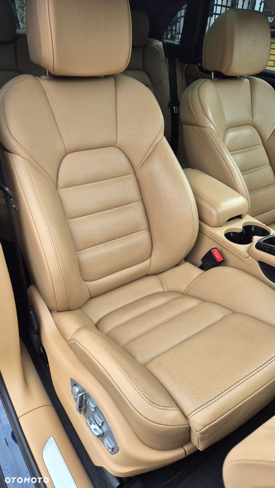 Porsche Macan - 26
