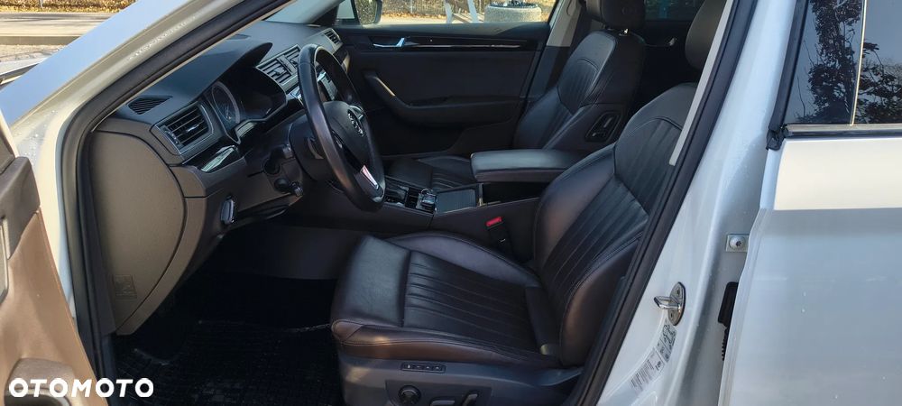 Skoda Superb 2.0 TDI L&K DSG - 9